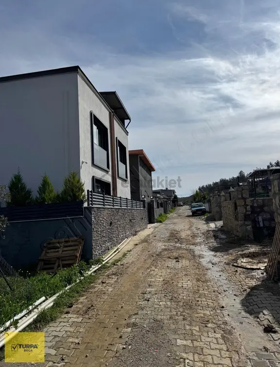 Turpa Buca'dan Kaynaklarda Site İçerisinde Hisse Tapulu Tarla 2