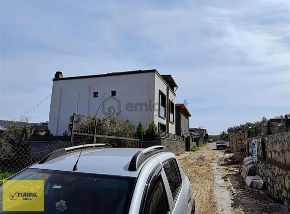 Turpa Buca'dan Kaynaklarda Site İçerisinde Hisse Tapulu Tarla 1