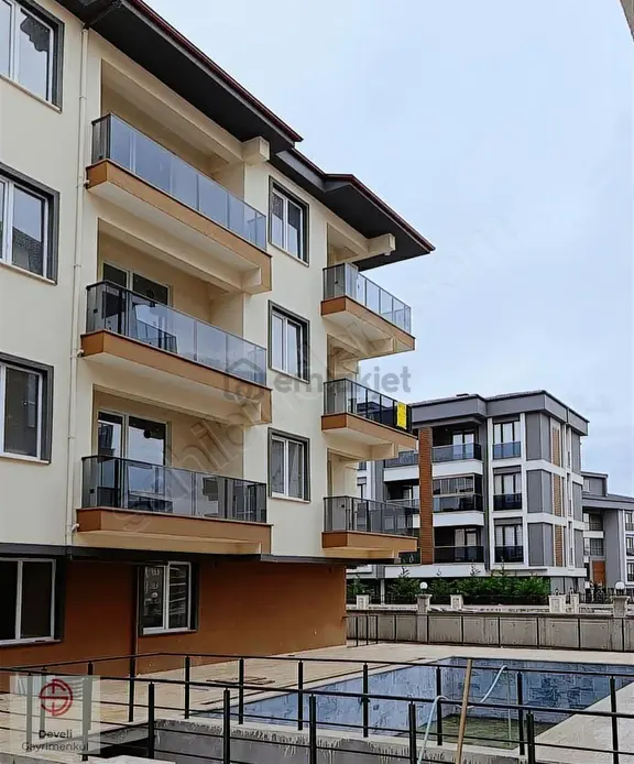 Satılık 1+1 Havuzlu Kapalı Otoparklı Geniş Sıfır Daire 1