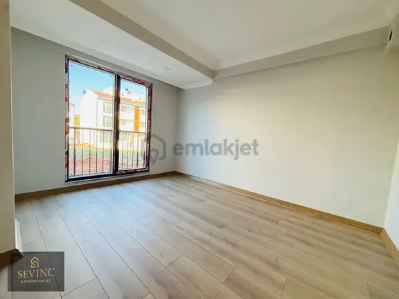 Sevinç'ten Yeni Mahalle'de Otoparklı Çift Cephe Amerikan 2+1 1