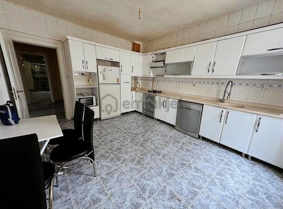 İks Emlaktan Kiralık Eşyalı 3+1 Daire 2