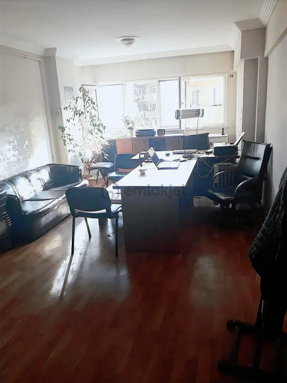 Gazcılar Caddesi Girişinde Kelepir Kiracılı Ful Eşyalı Ofis 2