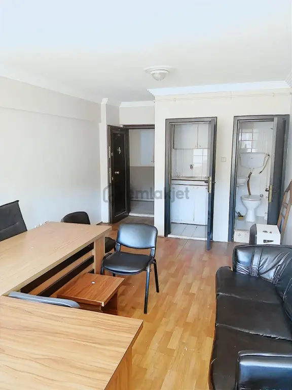 Gazcılar Caddesi Girişinde Kelepir Kiracılı Ful Eşyalı Ofis 1