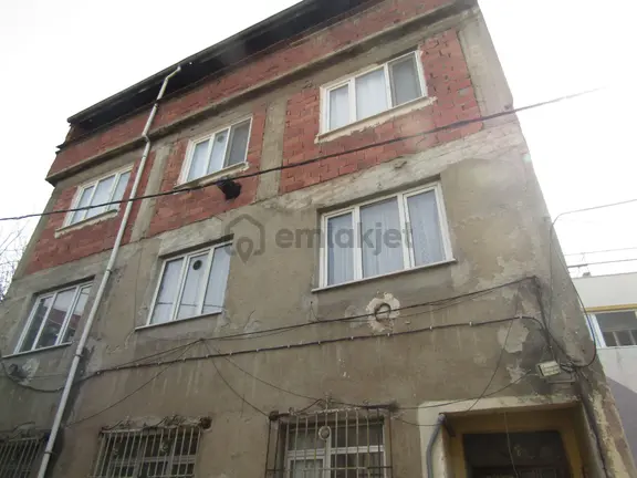 Yıldırımsıracevizler Mh. 200m2(100m2bahçe+100m2bina) 3katlı Binasatılık 6.350.000tl 1