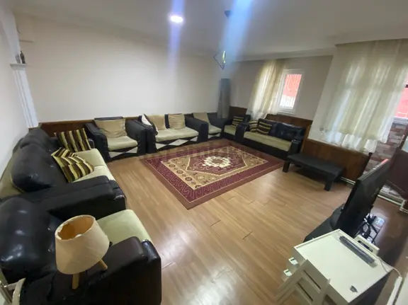 Furkan Emlaktan Selahiye Mah 3+1 1.kat 130m2 Cam Balkonlu Bulvara Cephe Fırsat Daire 1