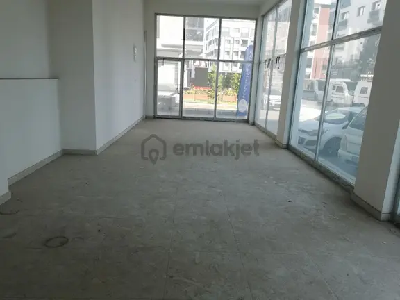 Tsr'den Şemikler Ordu Bulvarı Paraleli Kiralık Köşe Dükkan 2