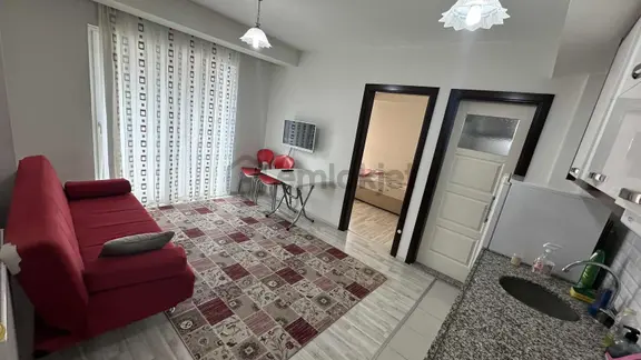 Üniversiteye Yakın Ara Kat Balkonlu Ön Cephe 2+1 Eşyalı Apart ! 2