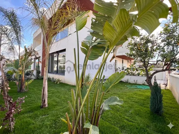Marmaris Kemeraltı'da Satılık 4+1 Sıfır İkiz Müstakil Şık Villa 1