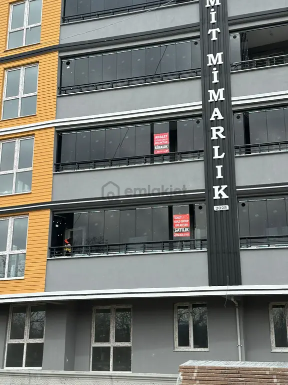Adalet Gold Group Emlak'tan Bengiler Mahallesi'nde Merkezin Göbeğinde Sıfır Yapı 3+1 Satılık Daire 1