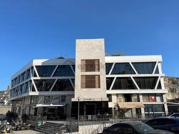 Şehir Merkezi Plazada Tam Donanımlı Modern Eşyalı Kiralık Ofis 1