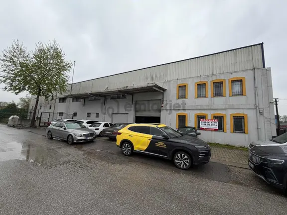 Erenler'de Satılık 1326m² Arsa Üzerinde Fabrika Binası 1