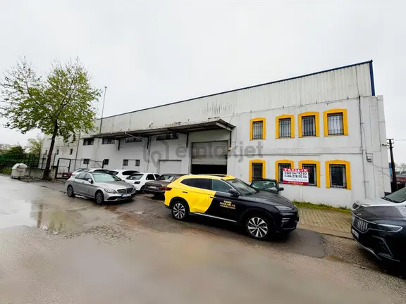 Erenler'de Satılık 1326m² Arsa Üzerinde Fabrika Binası 1