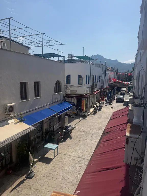 Turgutreis Merkezde Satılık 1+1 2.kat Daire 1