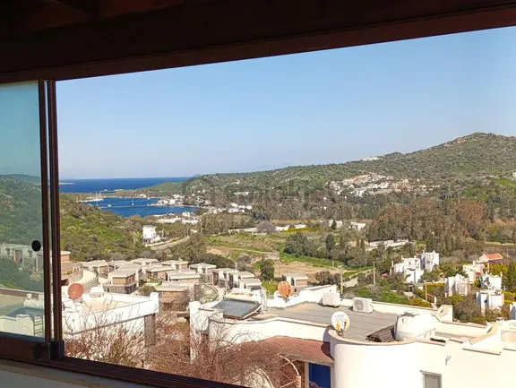 Bodrum'da Satılık Deniz Manzaralı, Bahçeli Ve Özel Plajlı 2+1 Villa 2
