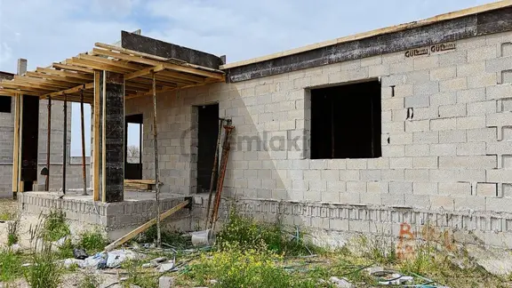 Nevşehir Derinkuyu'da Kabası Bitmiş Satılık Arsa 1