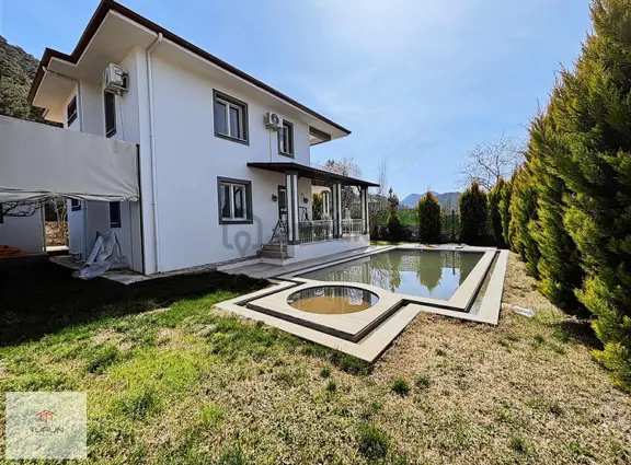 Fethiye Nif Mahallesinde Müstakil Havuzlu 4+1 Satılık Villa 1