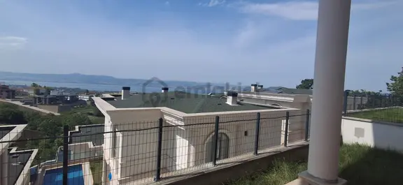 The Gate Emlak'tan Zümrüd-ü Anka Iı Sitesi'nde Satılık Deniz Manzaralı 4+1 Villa 1