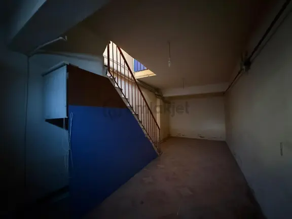 Necip Fazıl Kültür Merkezi Civarında Kiralık Dükkan 2