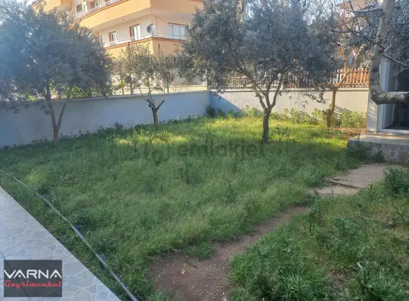 Menderes Cüneytbey Mahallesi Satılık 0,80 Emsal 360 M2 Arsa 2