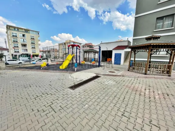 Menderes'te Daha Genşi Yok-7/24 Güvenlkli Sitede 150m2 3.5+1 1