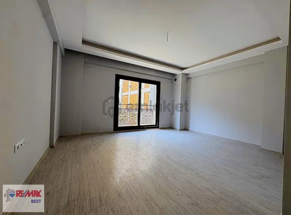 35 Hakan Büyük"ten Demirköprü İzban Yürüme Mes.2+1 Ara Kat Daire 2