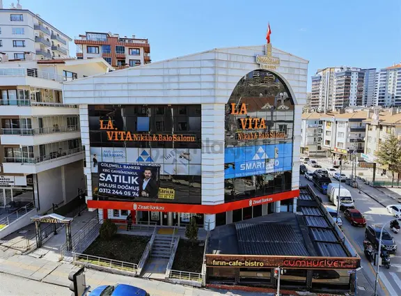 Türközünde Yüksek Tabela Değeri Olan Dükkan 1