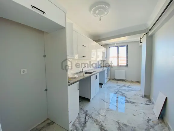 Güven'den Kapaklı'da Okullar Bölgesinde Kiralık 2+1 Daire 1