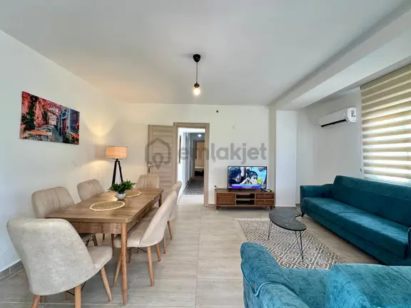 Kuşadası Kadınlar Denizi'nde Plaja 50 Metre Mesafede 2+1 Geniş Ferah Daire 2