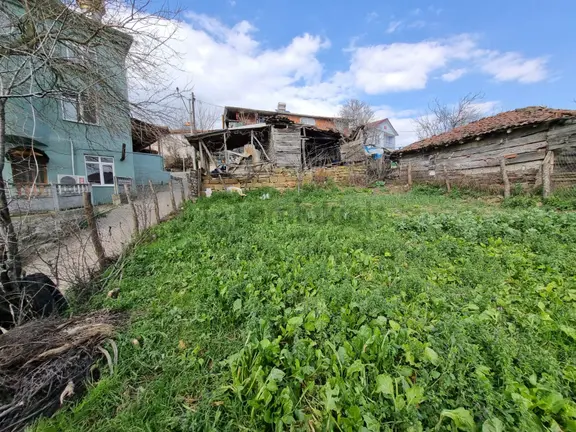 İzmit İlçesi Kaynarca Şentepe Mahallesi Köy Yerleşim Alanında Müstakil Tapulu Harika Bir Bahçe 1