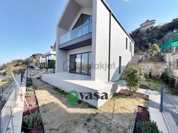 Yaşa Gyd - Toroslar Soğucak 600 M² Arsa İçerisinde Satılık Villa 1
