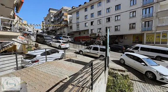 Maltepe Fındıklı'da Satılık 2 Dükkan (180m²) 1