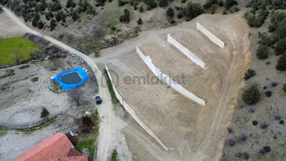 Yatırımlık! Teraslanmış, Yolu Var, Doğa Manzaralı Satılık Arsa 2