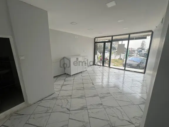 Buca Ufuk Mah.de 25m2 Wc'li Ana Cadde Üzerinde Kiralık Dükkan 1