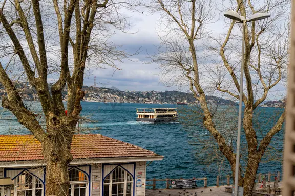 Boğazın Kalbinde Beylerbeyi İskele 'de 4+1 Yol Yalı Dairesi 1