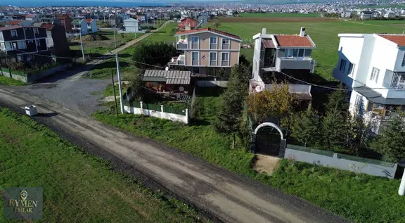 Merkezi Konumda Cadde Yoluna Cehpe 160m Arsa 1