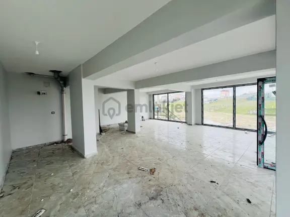 Güven'den Kapaklıda Köşe Başı ,geniş Cephe Kiralık Dükkan 2