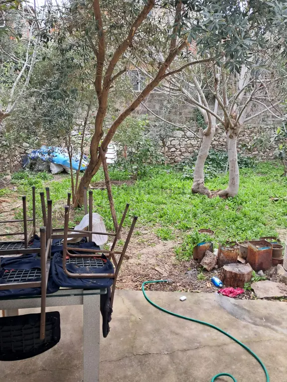 Konak Millet Mahallesinde 334m2 Arsa İçerisinde Tek Katlı Satılık Müstakil Ev 1