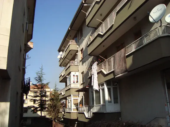 Aydınlıkevler'de Satılık 3+1 Aydınlık Ve Ferah Daire 2