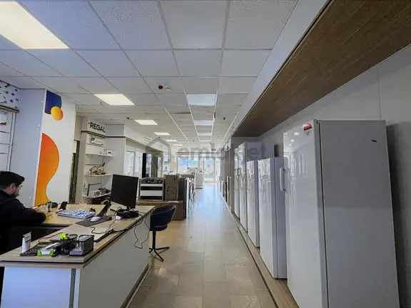 Bahçekent Ana Cadde Üzeri 200m2 İki Cepheli Dükkan Mağaza 2