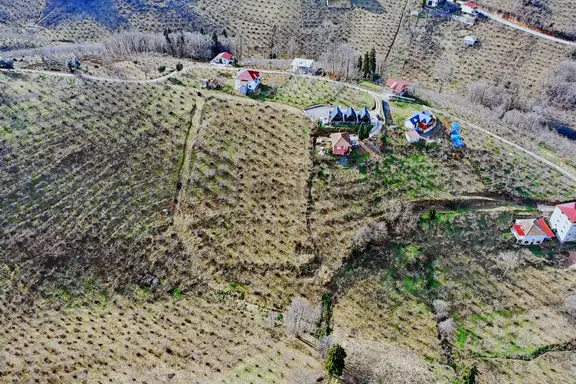 Trabzon Gayrimenkulden Çileklide Satılık Deniz Manzaralı Arsa 2