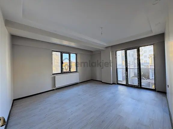 Çorlu Şeyhsinan Mah. 2+1 Ebeveyn Banyolu Balkonlu | Otoparklı 2