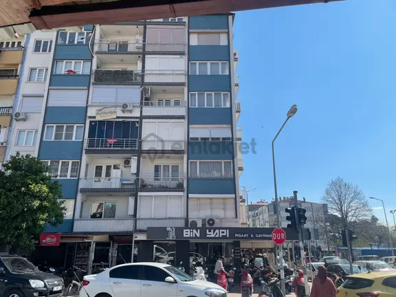 Nazilli Sağlık Cad.çarşı-merkezde Doğal Gazlı 3+1 Kiralık Daire 1