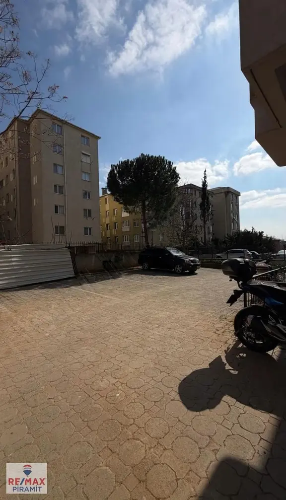 İçerenköyde Genış Ve Ferah 3+1 Satılık Daıre... Hesna Yılmaz 2