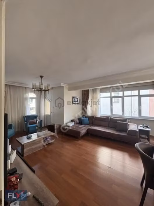 Tarabya'da Nezih Konumda 2+1 Satılık Daire 1