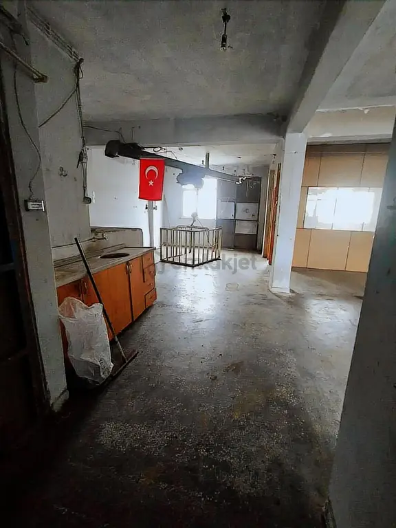 Gaziosmanpaşa Sanayide Calaskarlı 100m2 İşyeri 2