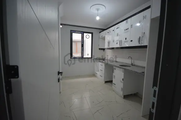 Satılık Yeni Binada 2+1 Merkezi Konumda Ara Kat Daire 2
