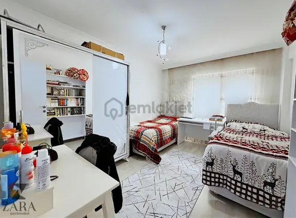 ▄zara▄durali Alıç Mh. 928 Cd. Yanı Asansörlü Ara Kat 125m² 3+1 2