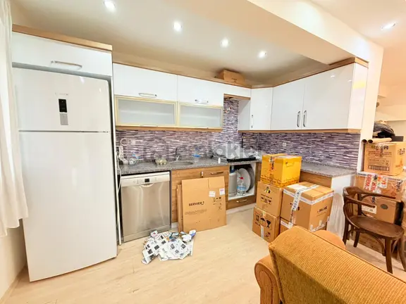 🏡 Göl-san Gayrimenkul’den 🏡 Şirinevler Mahallesii Site İçerisinde 2+1 Satılık Daire 1