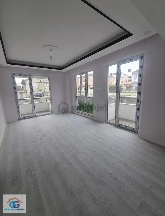 Gözel Gayrimenkulden Kartepe F.s.mehmet Mh.130 M2 3+1 Giriş Kat 1