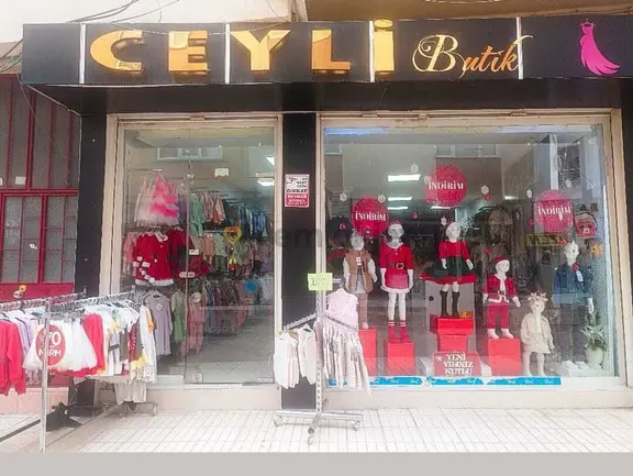 Yeniyol Mahallesi Uğur Mumcu Caddesinde Faal Çocuk Giyim Mağazası 1